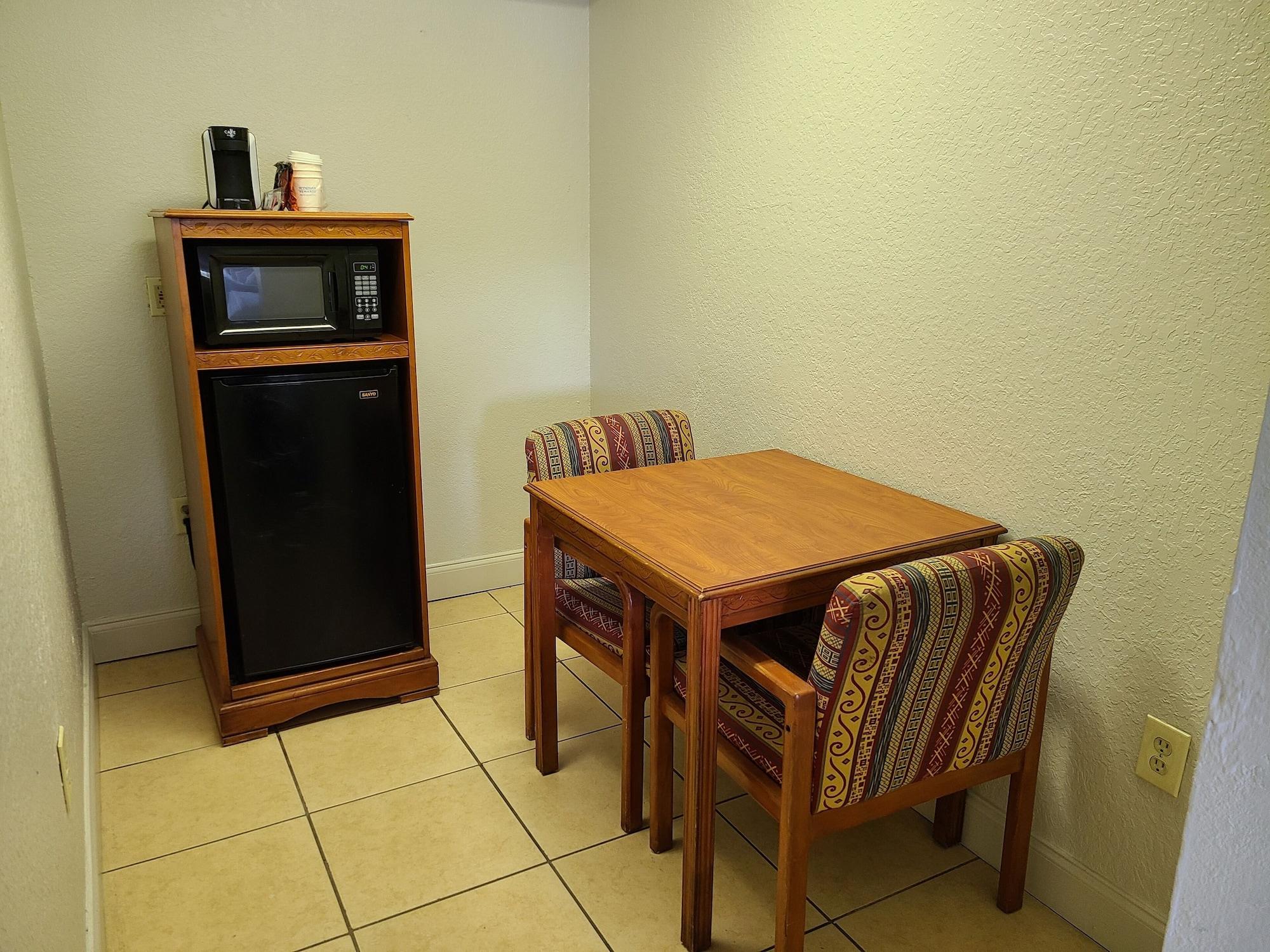 Quality Inn & Suites Orlando East - Ucf Area Alafaya Extérieur photo