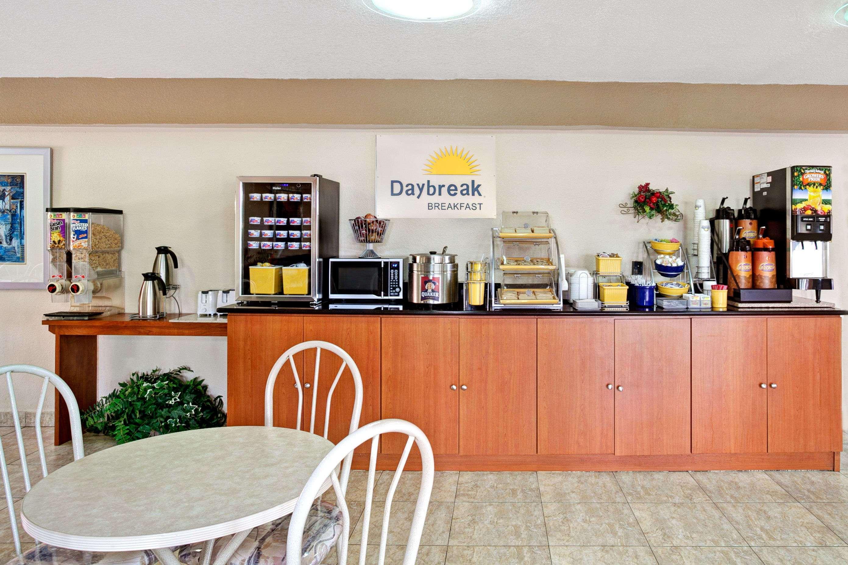 Quality Inn & Suites Orlando East - Ucf Area Alafaya Extérieur photo