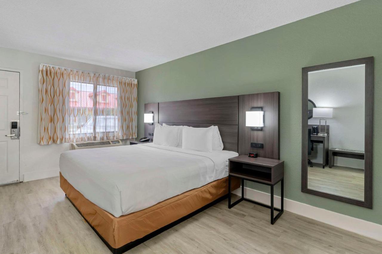 Quality Inn & Suites Orlando East - Ucf Area Alafaya Extérieur photo