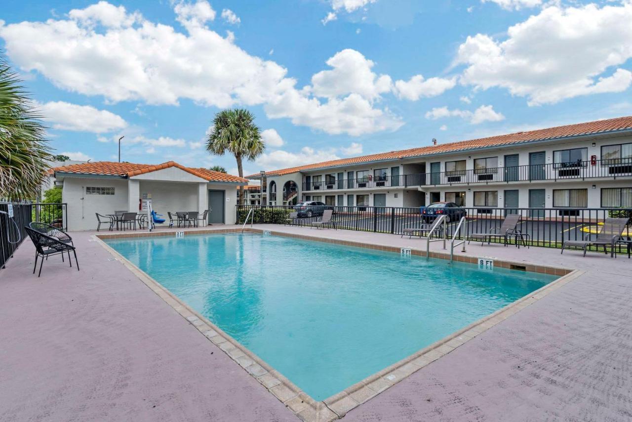Quality Inn & Suites Orlando East - Ucf Area Alafaya Extérieur photo