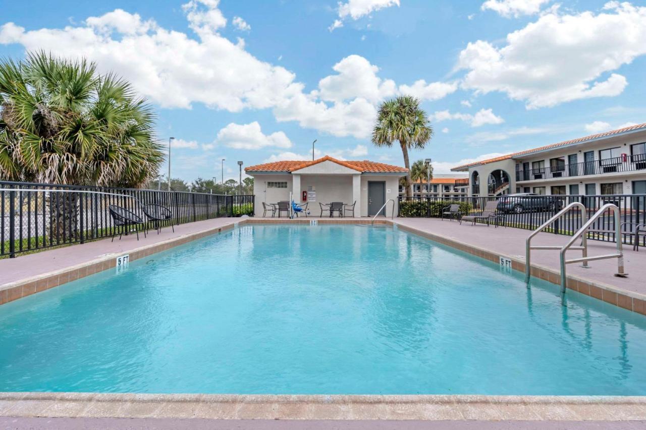 Quality Inn & Suites Orlando East - Ucf Area Alafaya Extérieur photo