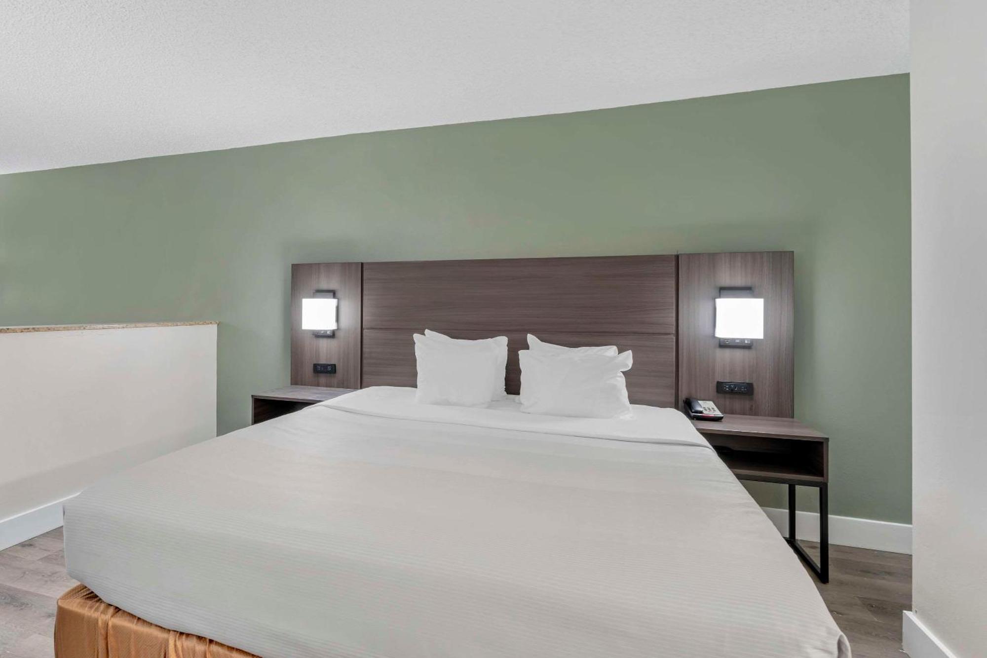 Quality Inn & Suites Orlando East - Ucf Area Alafaya Extérieur photo