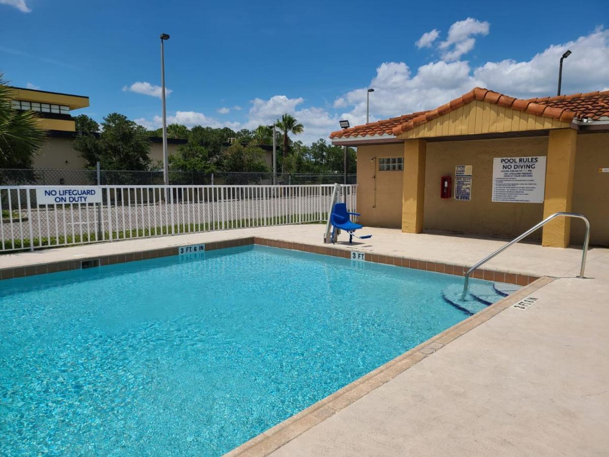 Quality Inn & Suites Orlando East - Ucf Area Alafaya Extérieur photo